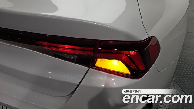 Kia K5 (III) 2.0 Prestige 2023 — фото 23