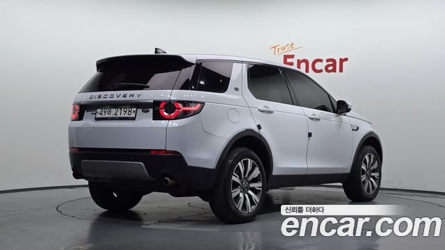 Land Rover Discovery Sport 2.0 TD4 HSE Luxury 2017 — фото 2