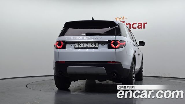 Land Rover Discovery Sport 2.0 TD4 HSE Luxury 2017 — фото 4