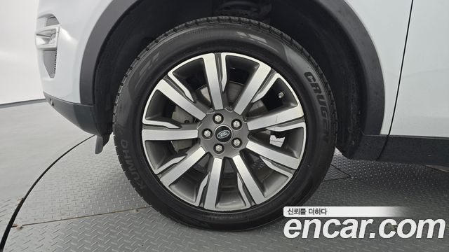 Land Rover Discovery Sport 2.0 TD4 HSE Luxury 2017 — фото 5
