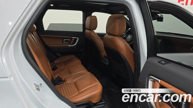Land Rover Discovery Sport 2.0 TD4 HSE Luxury 2017 — фото 11