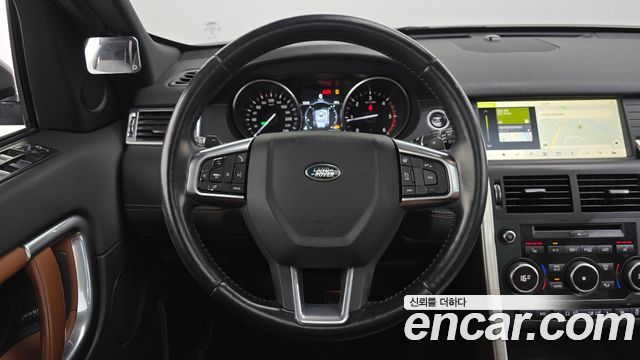 Land Rover Discovery Sport 2.0 TD4 HSE Luxury 2017 — фото 16