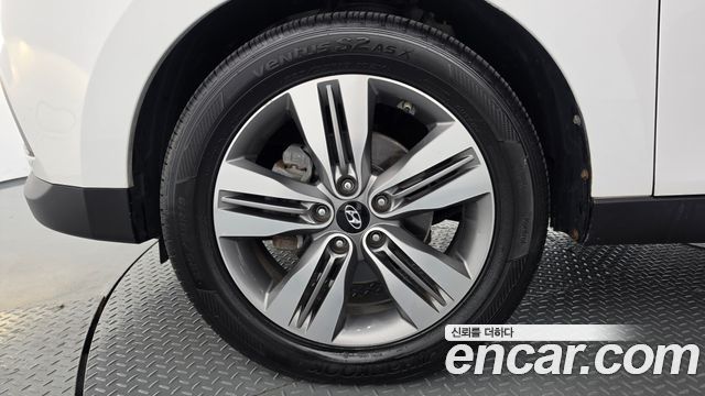 Hyundai Tucson ix Diesel(e-VGT) 2WD Premium 2014 — фото 5