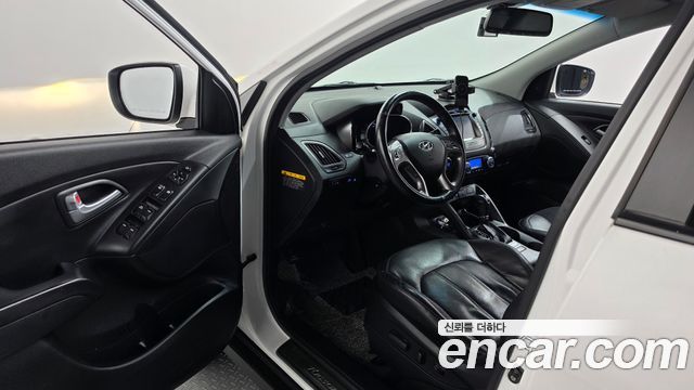 Hyundai Tucson ix Diesel(e-VGT) 2WD Premium 2014 — фото 10