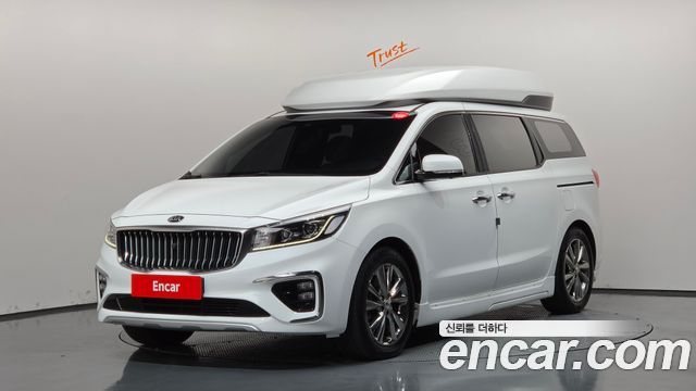Kia Carnival 9-Seater Hi-Limousine Noblesse Special