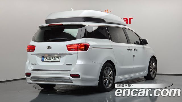 Kia Carnival 9-Seater Hi-Limousine Noblesse Special 2019 — фото 2