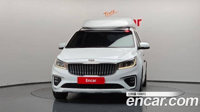Kia Carnival 9-Seater Hi-Limousine Noblesse Special 2019 — фото 3