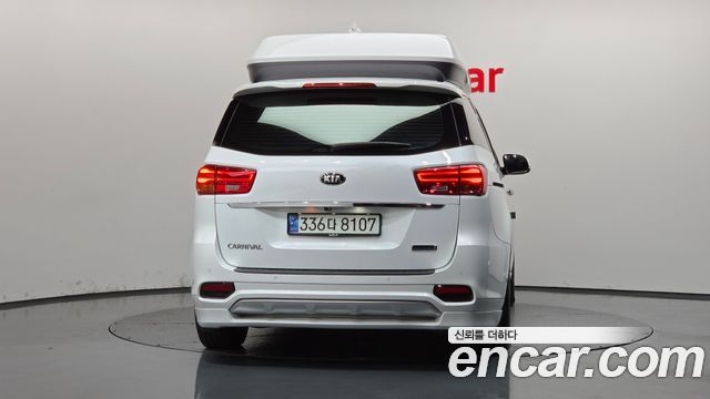Kia Carnival 9-Seater Hi-Limousine Noblesse Special 2019 — фото 4