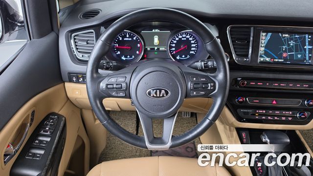 Kia Carnival 9-Seater Hi-Limousine Noblesse Special 2019 — фото 14
