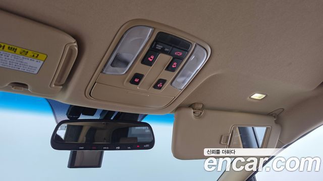 Kia Carnival 9-Seater Hi-Limousine Noblesse Special 2019 — фото 19