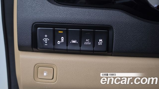 Kia Carnival 9-Seater Hi-Limousine Noblesse Special 2019 — фото 20