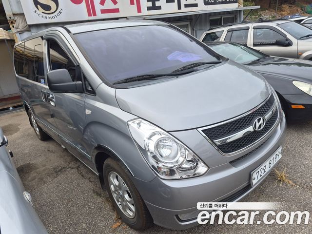 Hyundai Grand Starex 12-Seater Wagon CVX Luxury