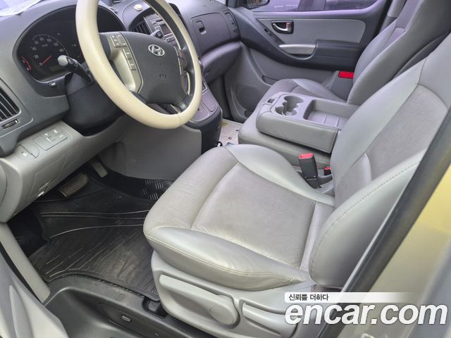 Hyundai Grand Starex 12-Seater Wagon CVX Luxury 2015 — фото 15