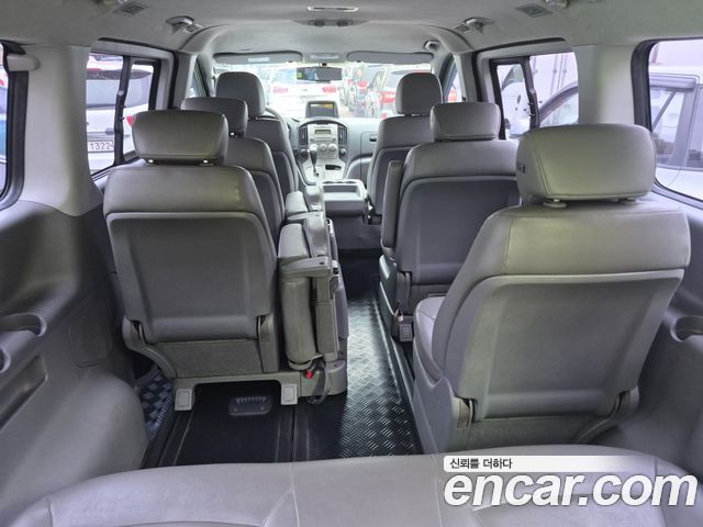 Hyundai Grand Starex 12-Seater Wagon CVX Luxury 2015 — фото 16