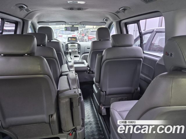 Hyundai Grand Starex 12-Seater Wagon CVX Luxury 2015 — фото 17