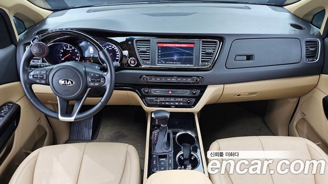 Kia Carnival Gasoline 7-Seater Limousine President 2019 — фото 7