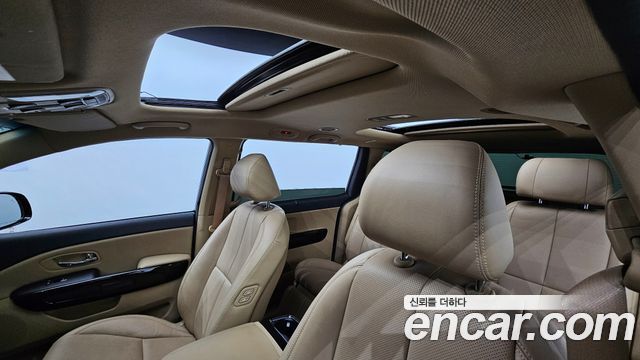 Kia Carnival Gasoline 7-Seater Limousine President 2019 — фото 18