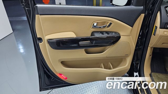 Kia Carnival Gasoline 7-Seater Limousine President 2019 — фото 24