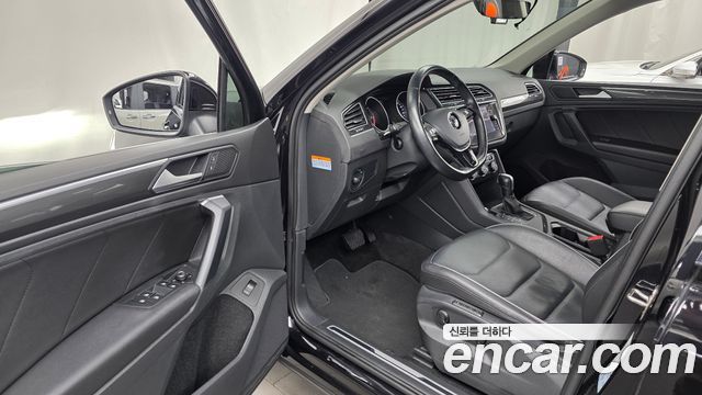 Volkswagen Tiguan (II) 2.0 TDI Premium 2020 — фото 10
