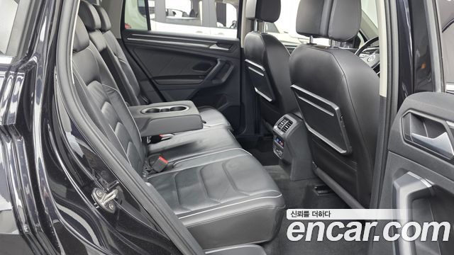 Volkswagen Tiguan (II) 2.0 TDI Premium 2020 — фото 11