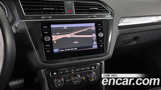 Volkswagen Tiguan (II) 2.0 TDI Premium 2020 — фото 13