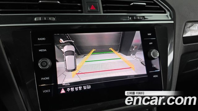 Volkswagen Tiguan (II) 2.0 TDI Premium 2020 — фото 14