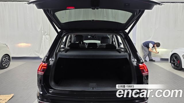 Volkswagen Tiguan (II) 2.0 TDI Premium 2020 — фото 20