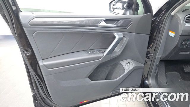Volkswagen Tiguan (II) 2.0 TDI Premium 2020 — фото 24