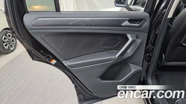 Volkswagen Tiguan (II) 2.0 TDI Premium 2020 — фото 25