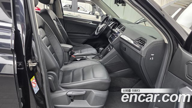 Volkswagen Tiguan (II) 2.0 TDI Premium 2020 — фото 26