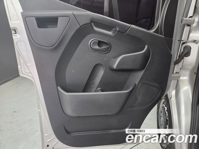 Renault Korea Master 2.3 Van S 2019 — фото 10