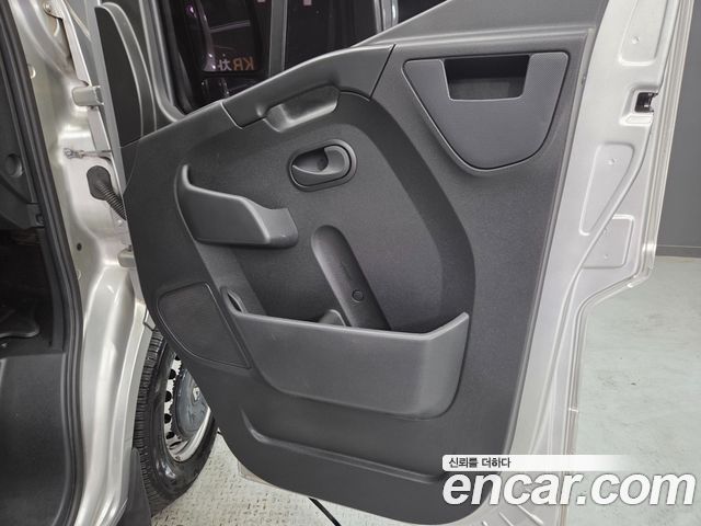 Renault Korea Master 2.3 Van S 2019 — фото 15