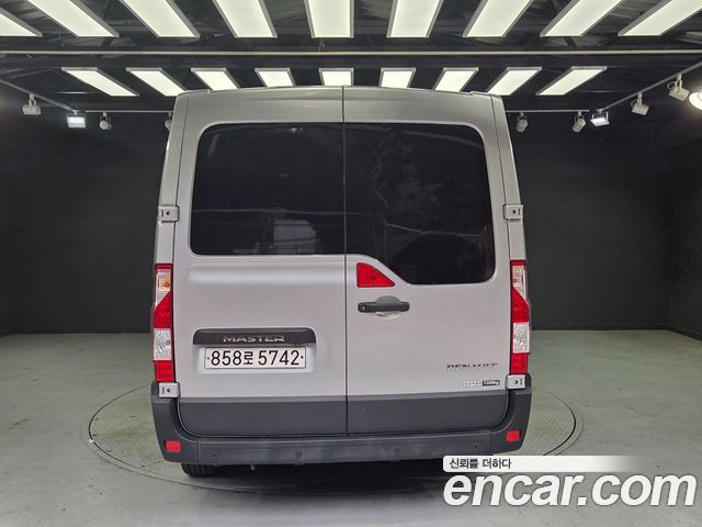 Renault Korea Master 2.3 Van S 2019 — фото 22