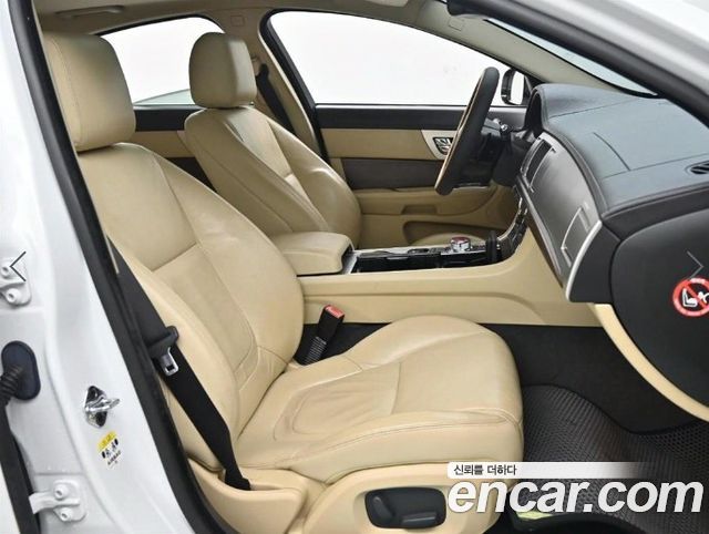 Jaguar XF 2.2D Luxury X250 2015 — фото 10