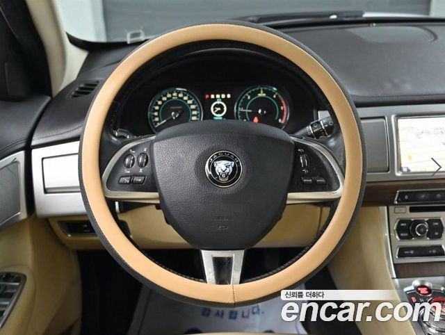 Jaguar XF 2.2D Luxury X250 2015 — фото 17