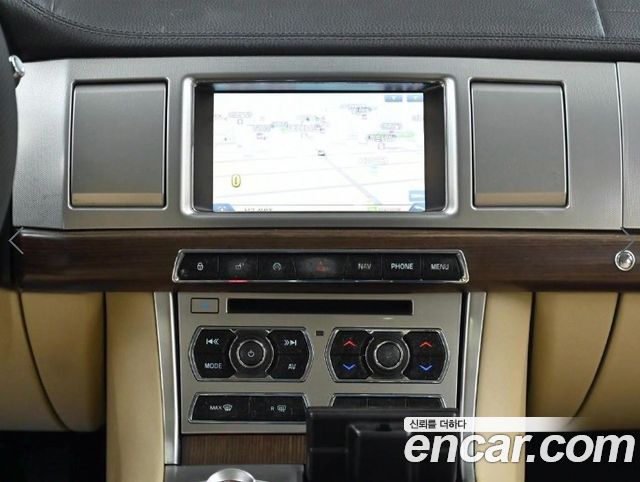 Jaguar XF 2.2D Luxury X250 2015 — фото 18