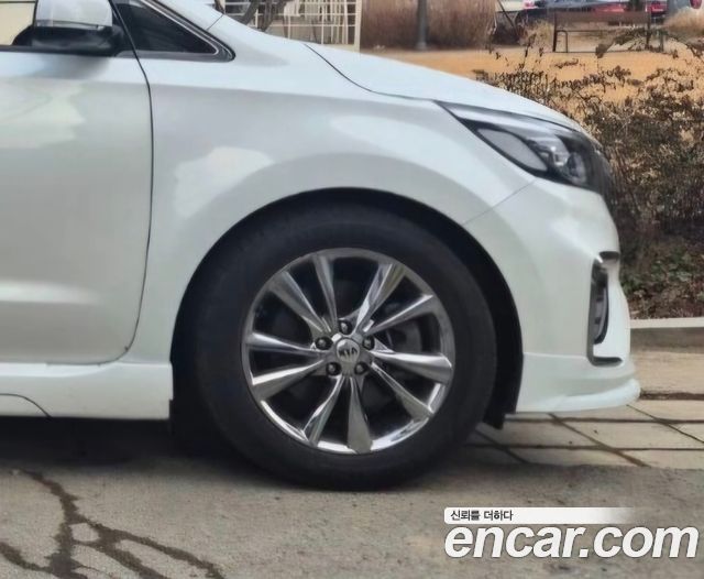 Kia Carnival 7-Seater Limousine President 2019 — фото 5