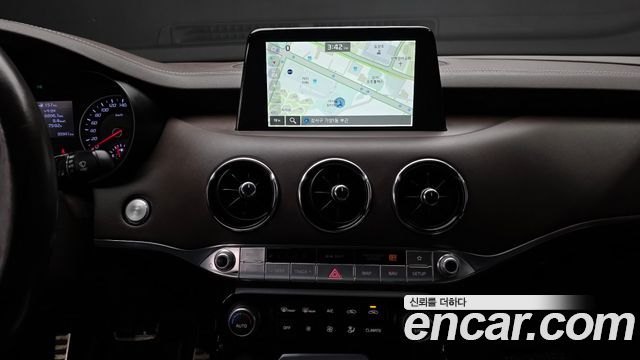 Kia Stinger 2.0 Turbo AWD Platinum 2019 — фото 18