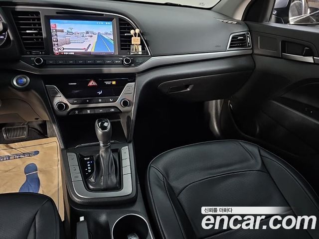 Hyundai Avante (AD) 1.6 GDI Smart 2016 — фото 10