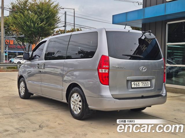 Hyundai Grand Starex 5-Seater VAN Modern 2017 — фото 4