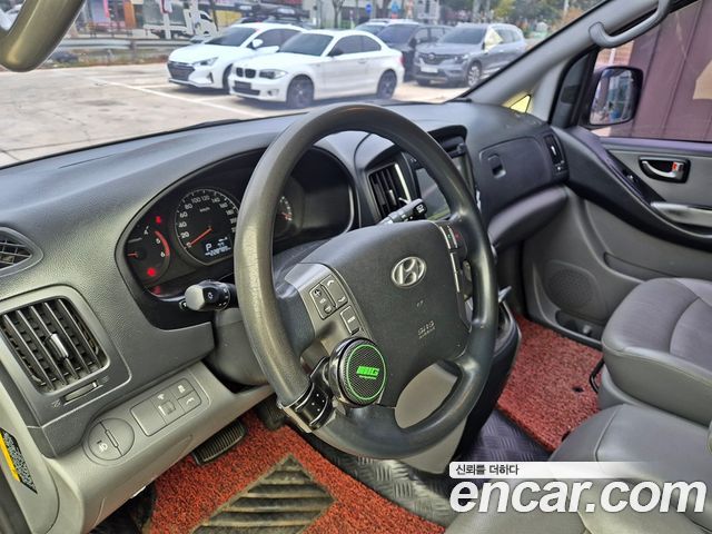 Hyundai Grand Starex 5-Seater VAN Modern 2017 — фото 9