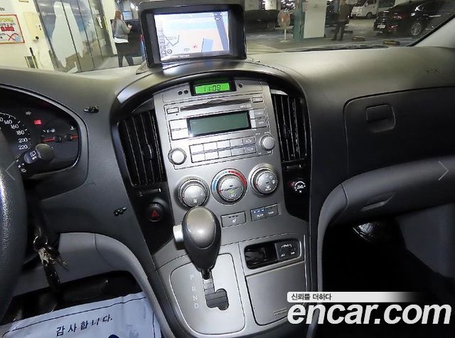 Hyundai Grand Starex 12-Seater Wagon CVX Luxury 2013 — фото 16