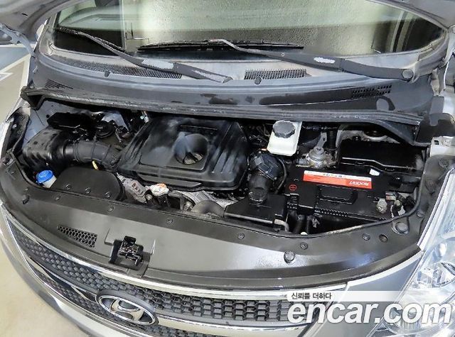 Hyundai Grand Starex 12-Seater Wagon CVX Luxury 2013 — фото 21