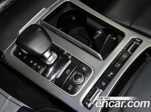 Kia Stinger 2.0 Turbo 2WD Dream Edition 2018 — фото 16