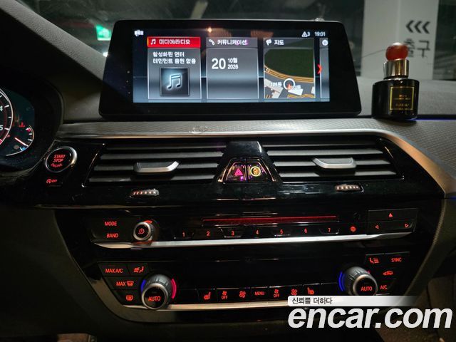 BMW 5 Series (G30) 520d xDrive M Sport Package 2017 — фото 22
