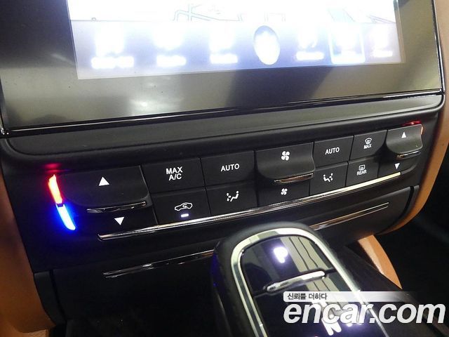 Maserati Quattroporte 3.0 V6 2019 — фото 13