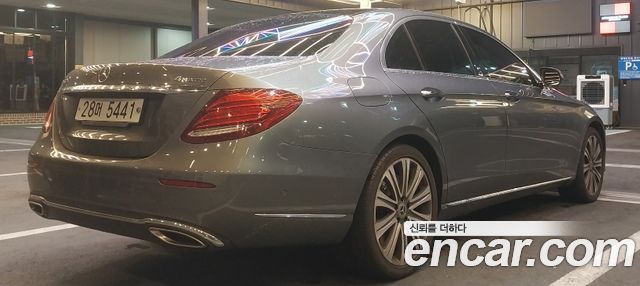 Mercedes-Benz E-Class (W213) E400 4MATIC Exclusive 2017 — фото 2