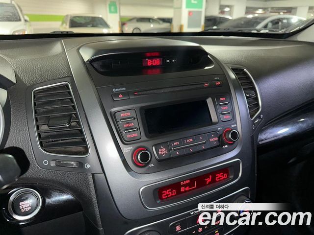 Kia Sorento R Diesel 2.0 2WD TLX 2013 — фото 16