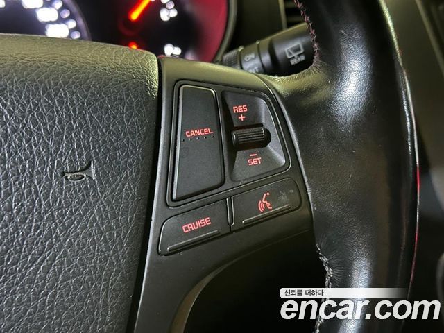 Kia Sorento R Diesel 2.0 2WD TLX 2013 — фото 21