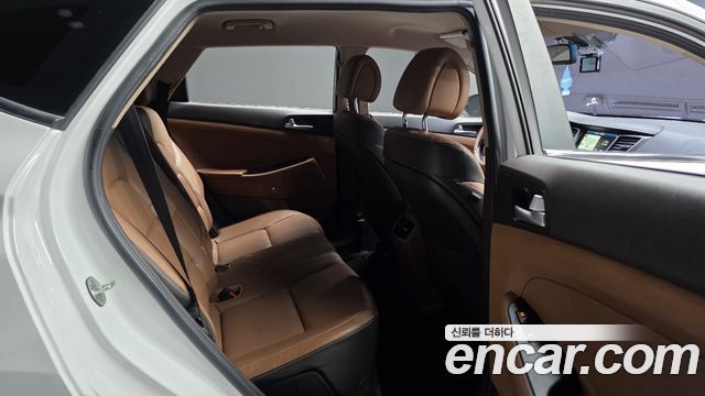 Hyundai Tucson Diesel 2.0 2WD Premium 2017 — фото 11